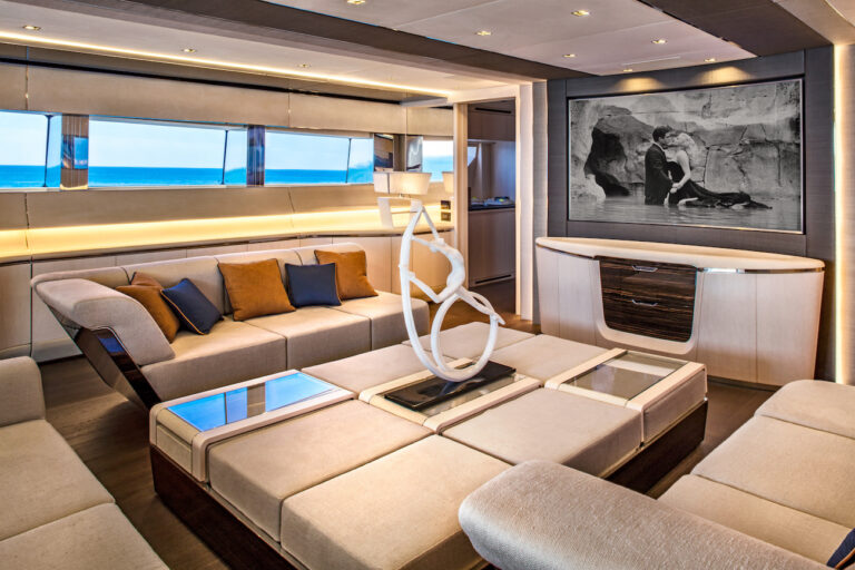 Saloon Upper