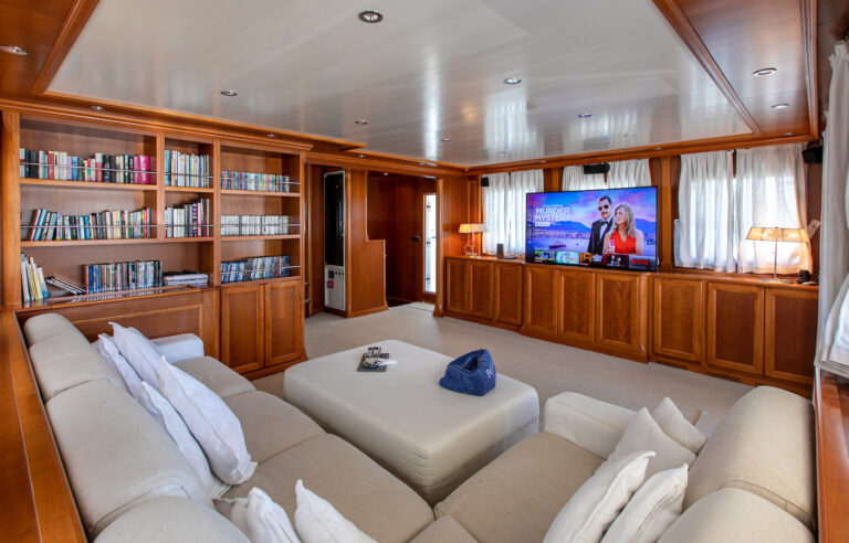 Saloon With Tv