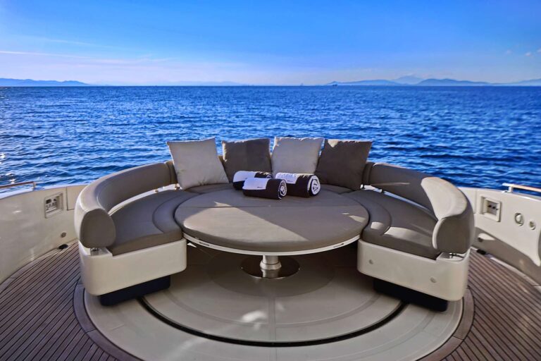 Seating And Sunbathing Area