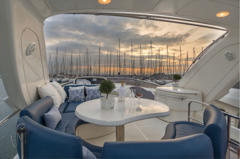 Seating Area On The Flydbridge