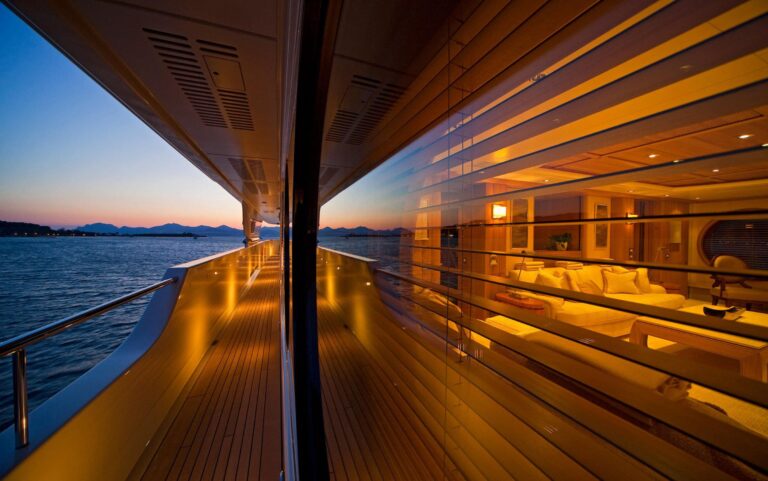 Side Deck View In To Salon