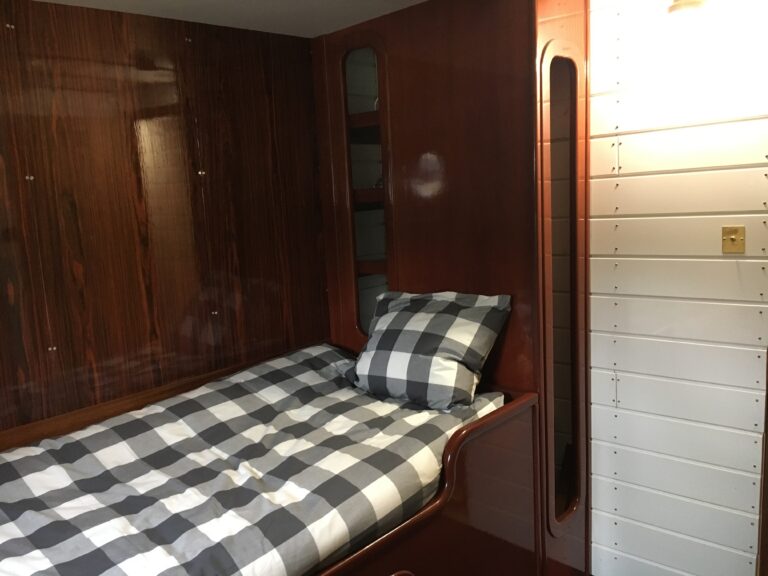 Single Cabin Detail