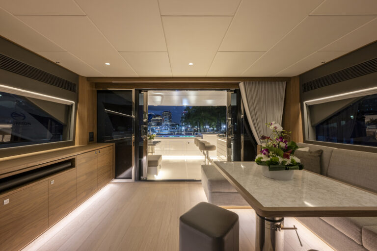 Skylounge Table