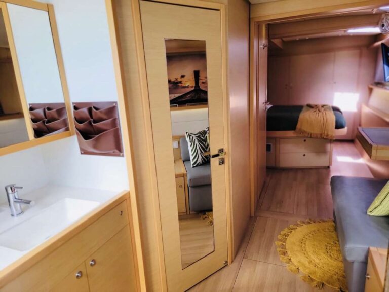 Sleeping Area With Berth And Seating