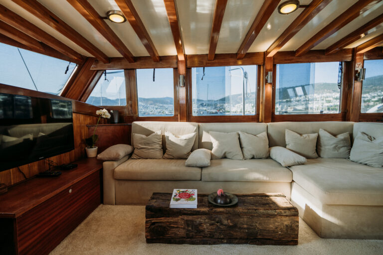 Sofa - Saloon