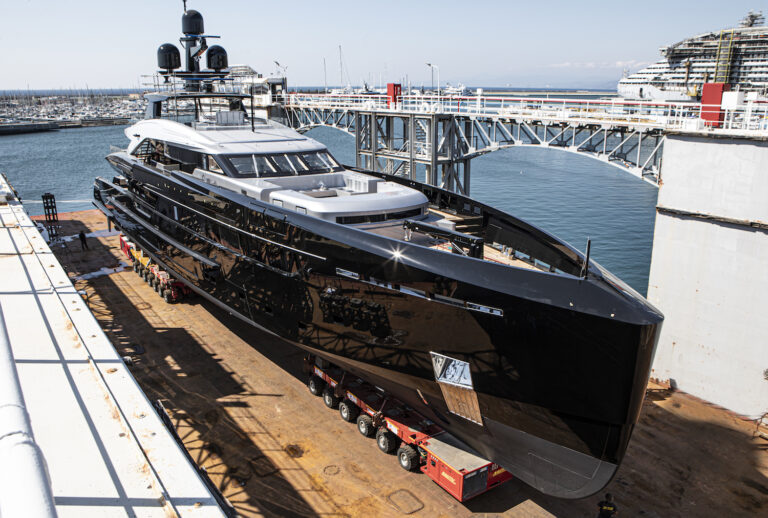 Striking Yacht OLOKUN By Tankoa