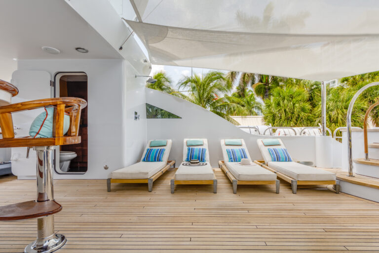 Sun Deck - Loungers