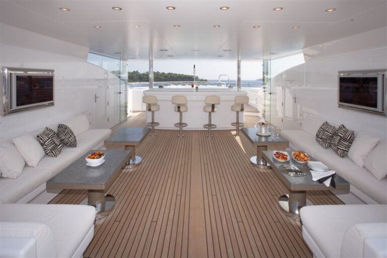 Sun Deck Seating And Bar