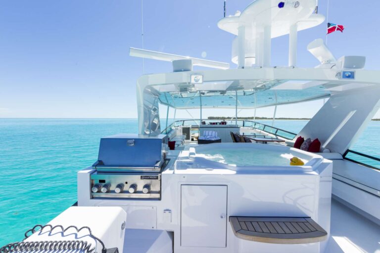 Sun Deck With Jacuzzi