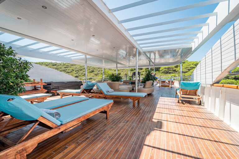 Sunbahting And Seating Area