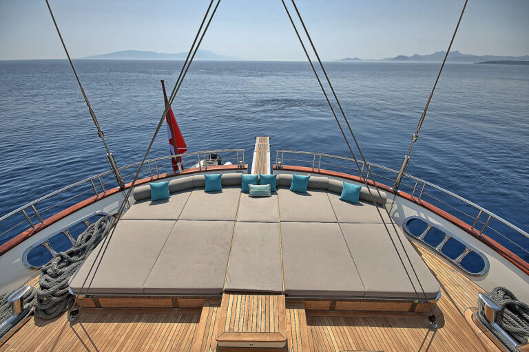 Sunbathing Area Forward