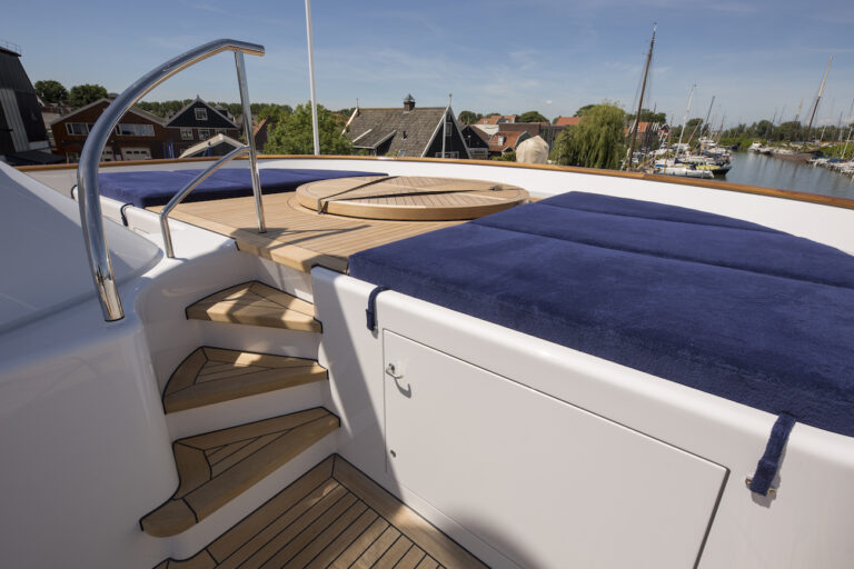 Sundeck With Sun Pads