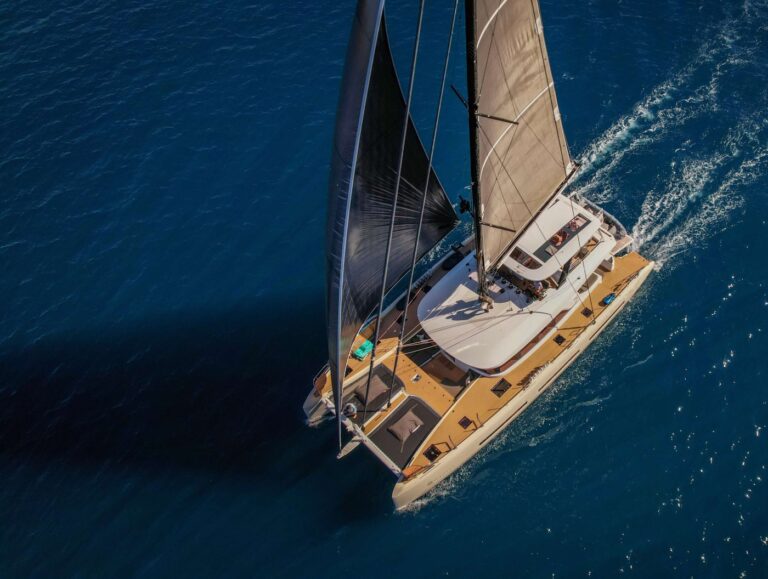 Superyacht AEOLUS