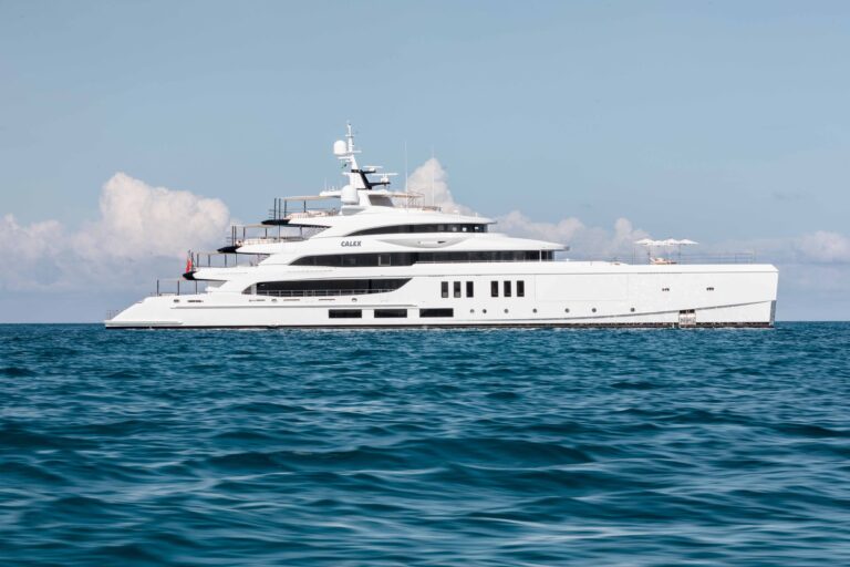 Superyacht CALEX