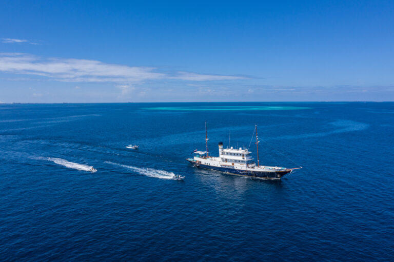 Superyacht KALIZMA