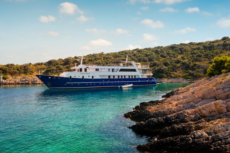 Superyacht Lupus Mare