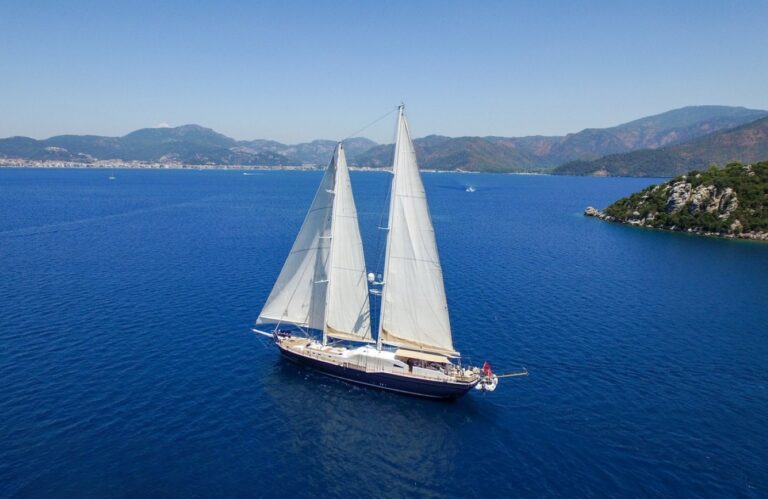 Superyacht UBI BENE