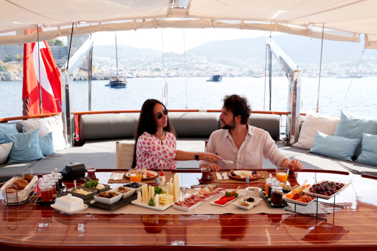 Superyacht Lifestyle Dining