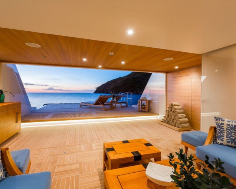 Swim Platform : Beach Club