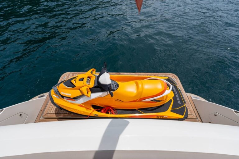 Swim With Transom Platform
