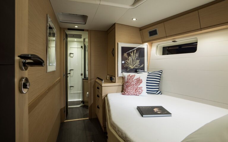 Double guest cabin