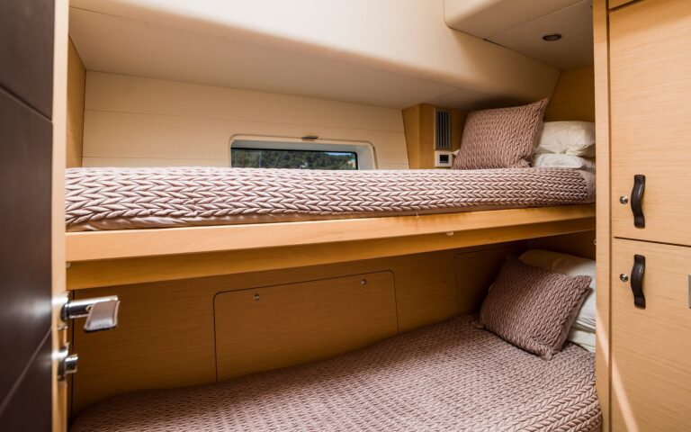 Bunk cabin