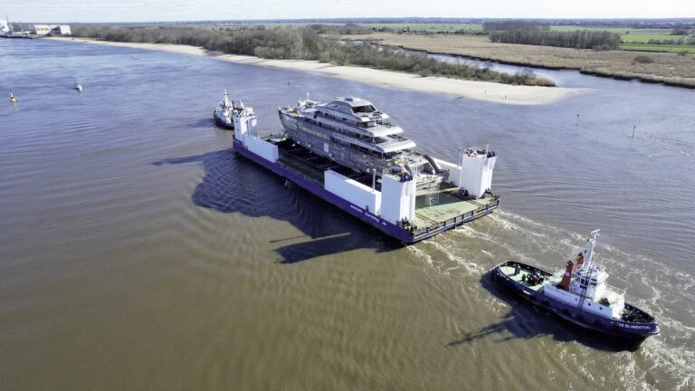 Transport Of The Lurssen Superyacht Project Ace 21 - Photo By DrDuu