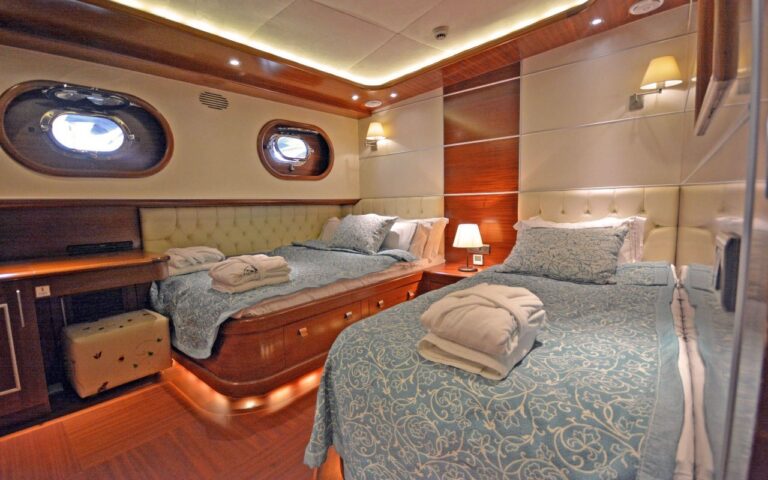 Triple Cabin
