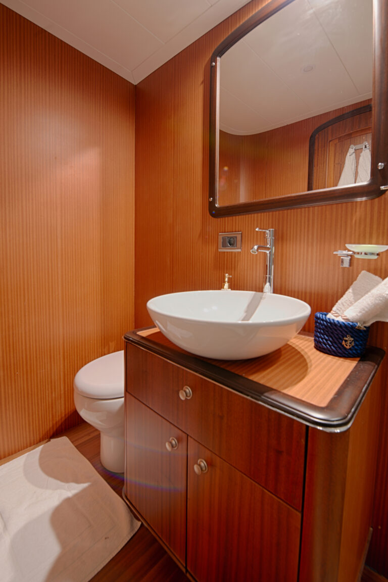 Triple Cabin Bathroom