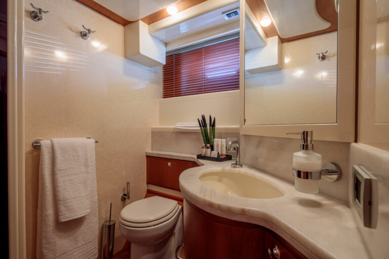 Twin Cabin 2 Ensuite