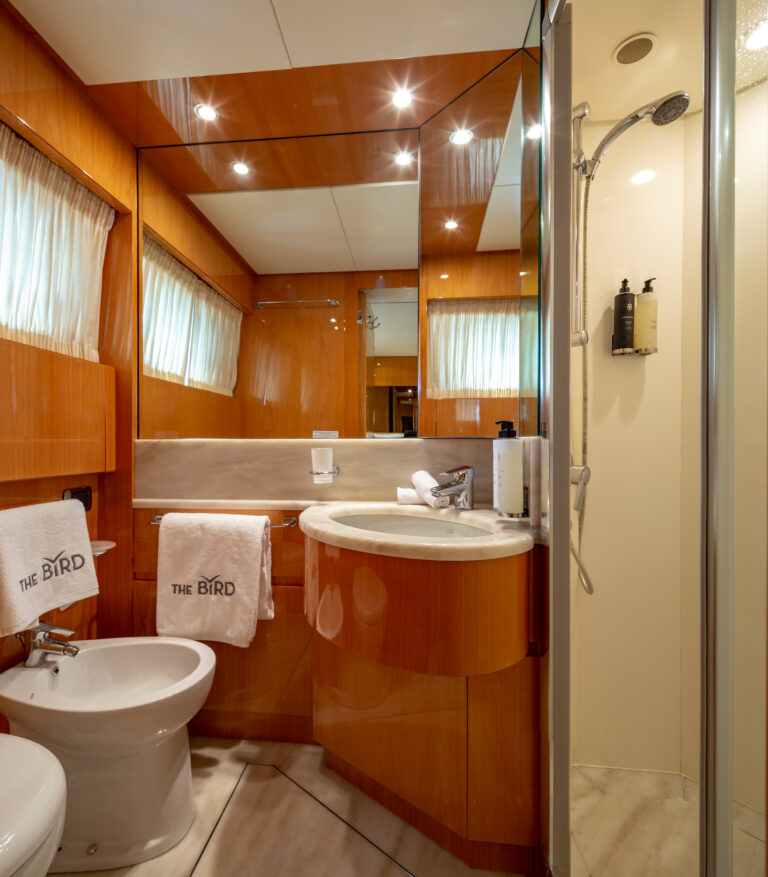 Twin Cabin Guest Ensuite