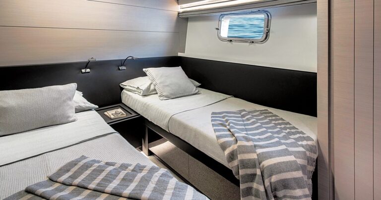 Twin Cabin -  Sistership