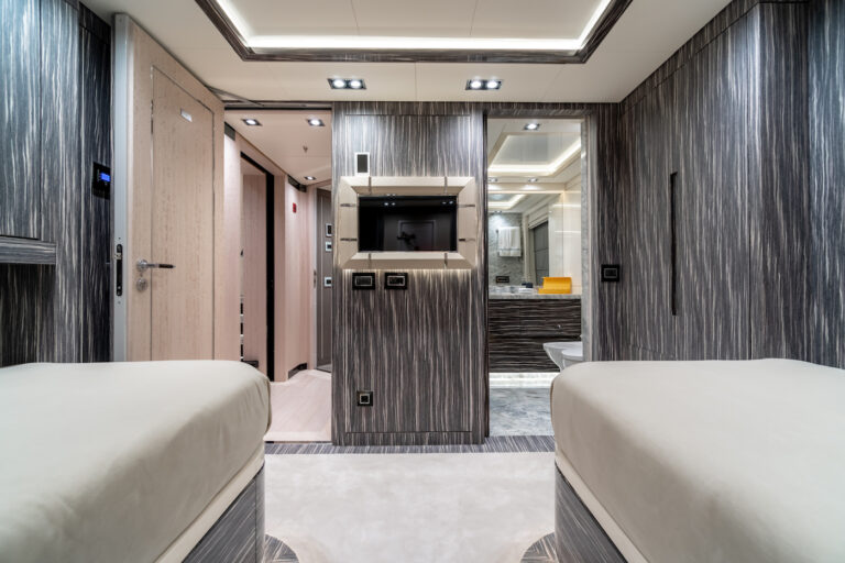 Twin Cabin Tv
