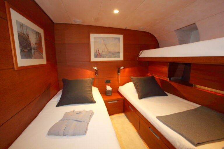 Twin Cabin With Bunk Bed