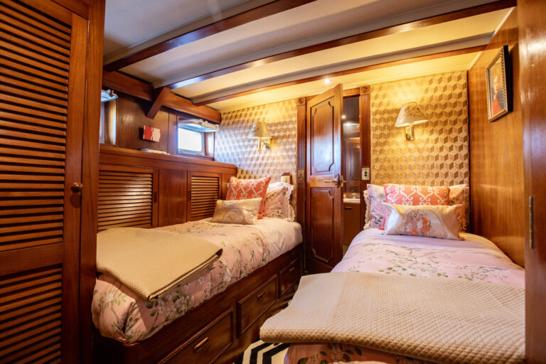 Twin Cabin