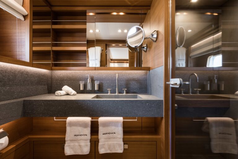 Twin Ensuite Bathroom