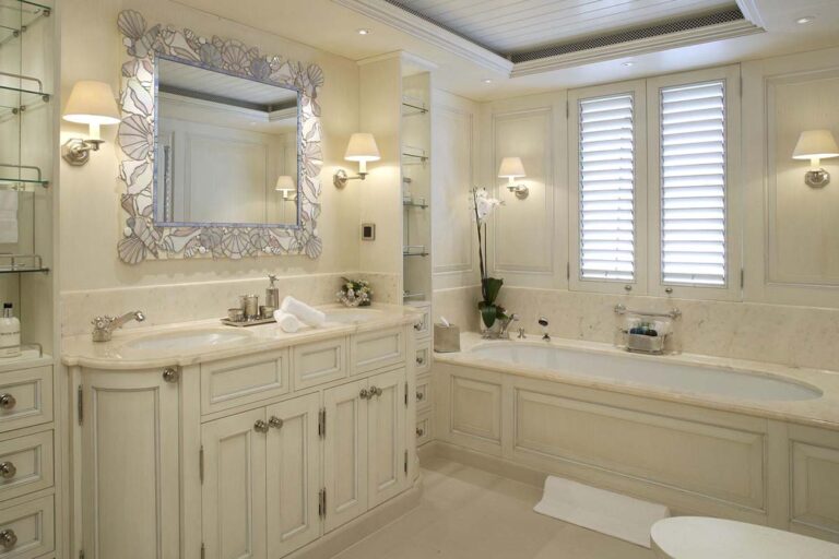 Twin Guest Cabin Bathroom