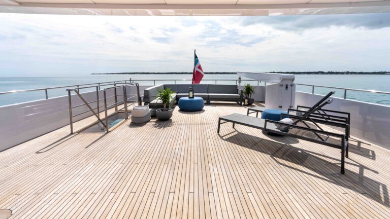 Upper Aft Deck Seating