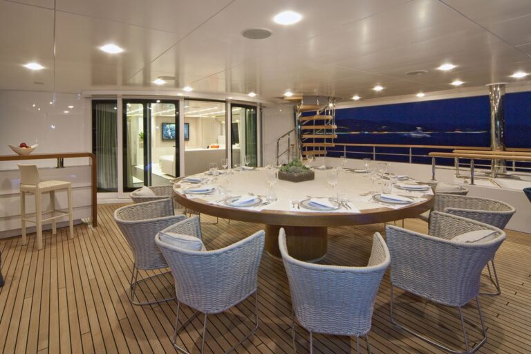Upper Deck Alfresco Dining