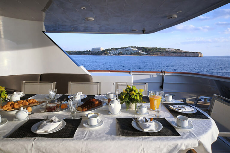 Upper Deck Dining
