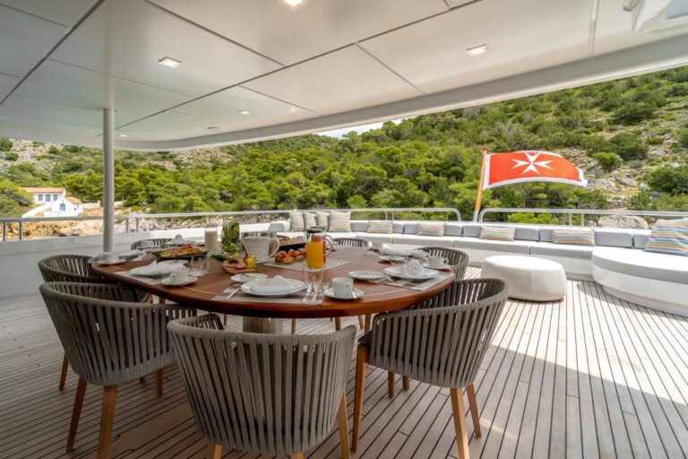 Upper Deck Dining Al Fresco