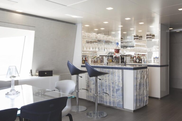 Upper Deck Drinks Bar