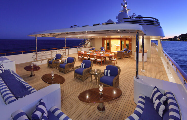 Upper Deck Seating And Al Fresco Dining