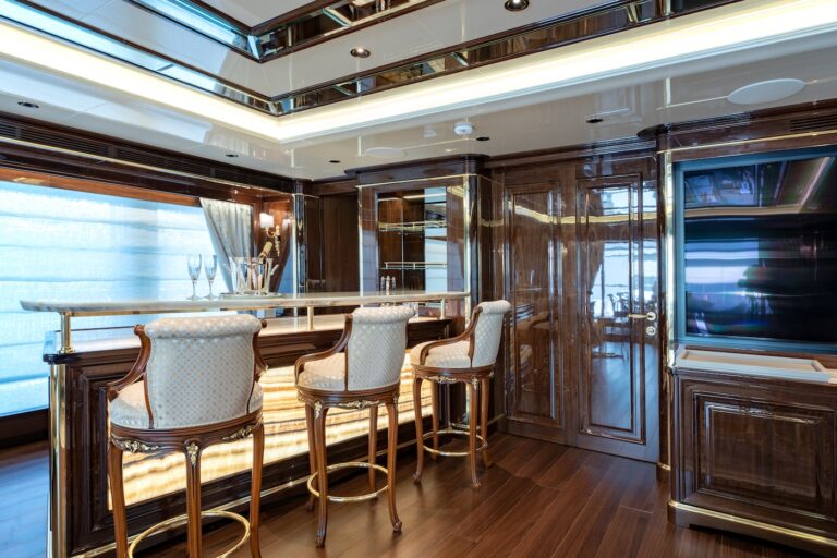 Upper Deck - Sky Lounge
