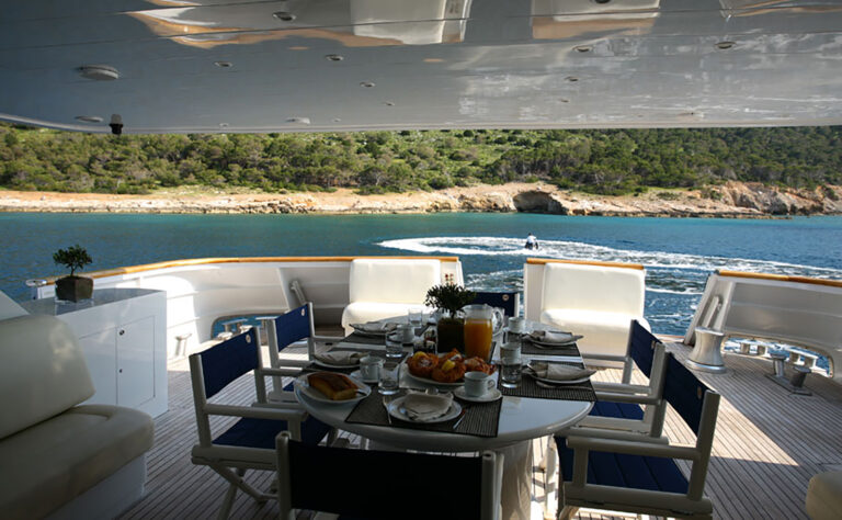 Upper Deckk Aft Dining