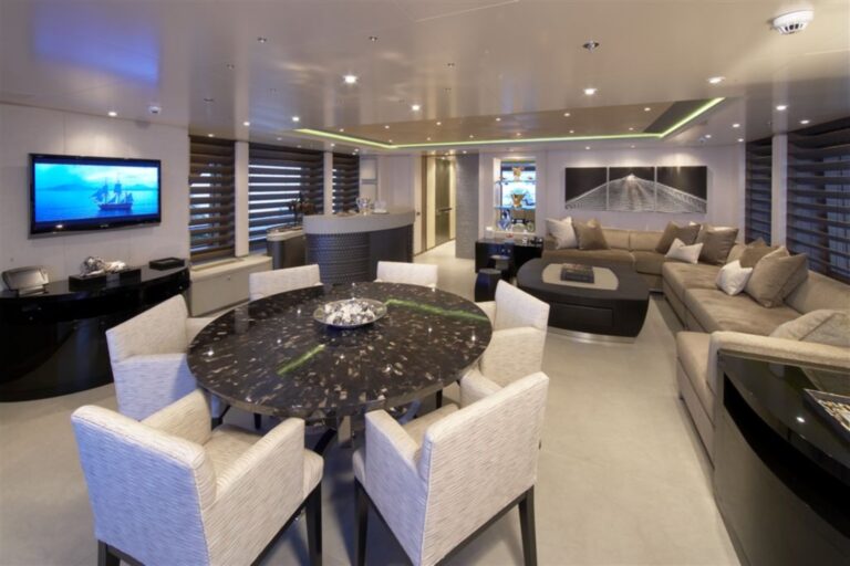 Upper Lounge