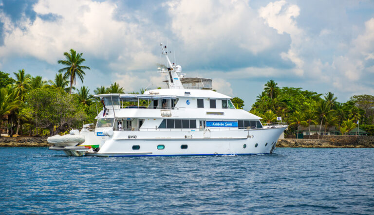 Yacht Kalibobo Spirit