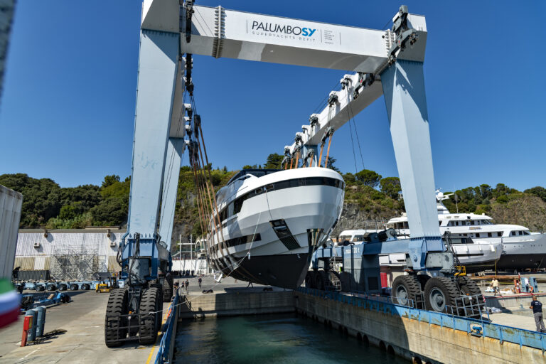 motor yacht L.A.U.L. at launch