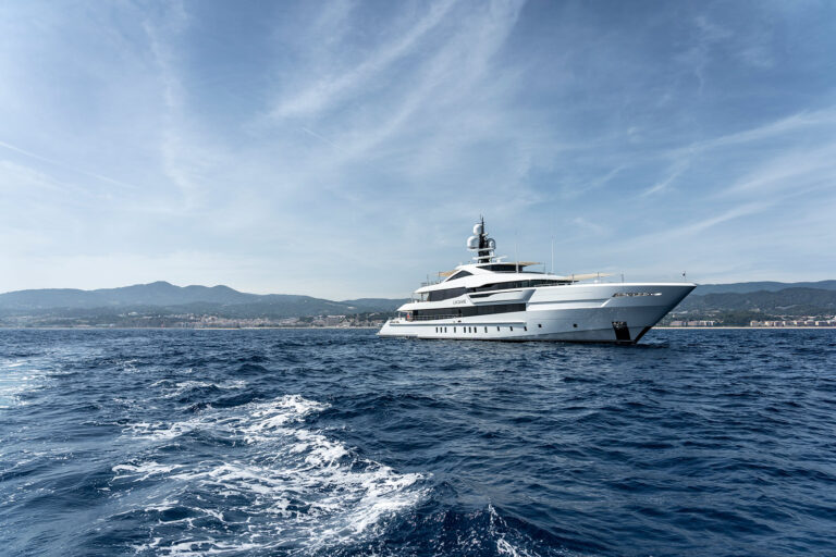Yacht Lusine