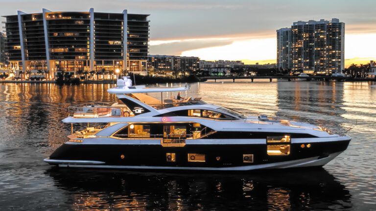 Yacht Majestic Moments